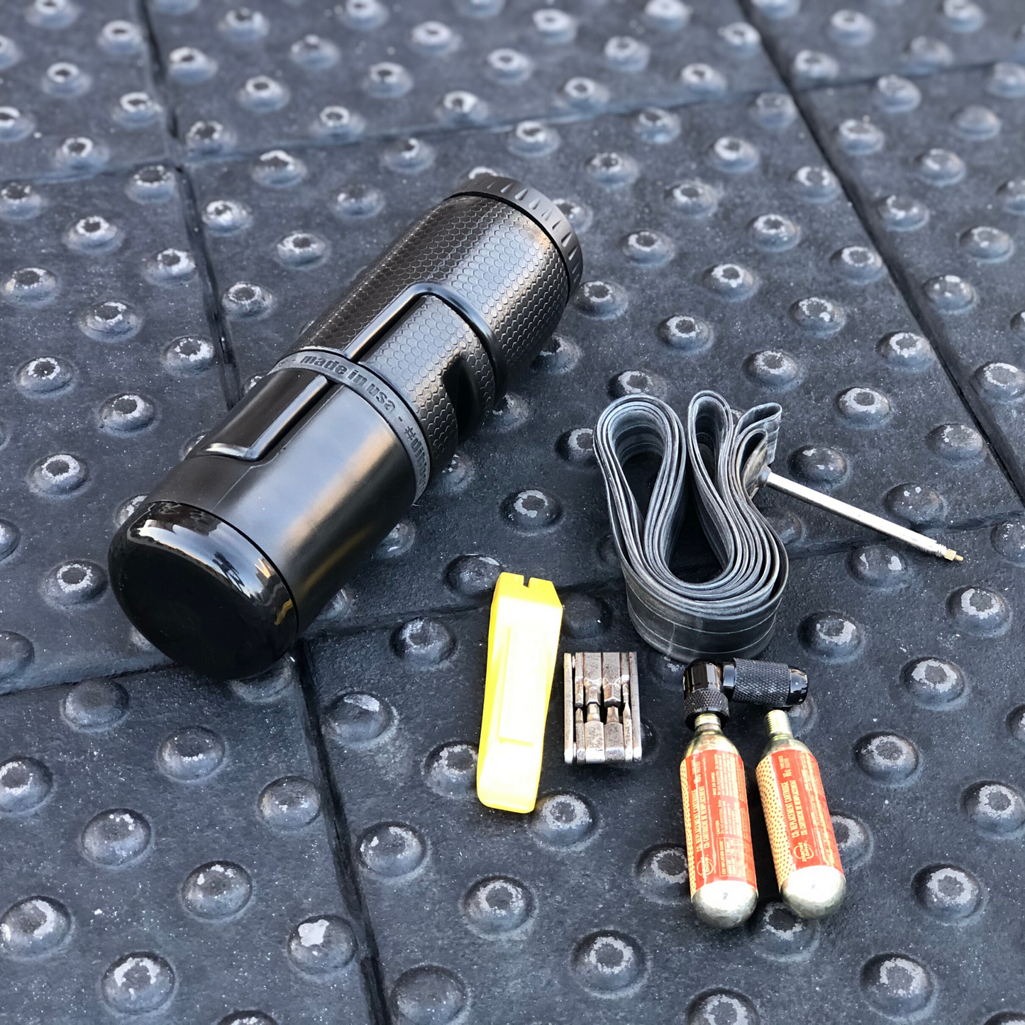 Cycling biking bike bicycle saddle bag dib bottle hydration water storage cage keg specialized pod tools sports